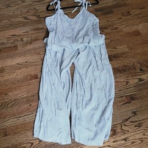 Volcom Jumpsuit, Long flair. Cute V in back!